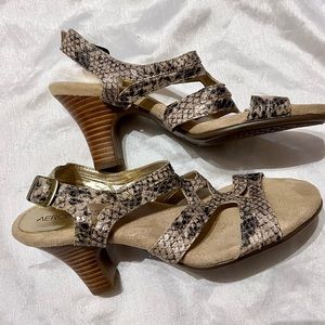 NWOB AEROSOLES Snake Skin Strappy Sandals Padded Wrapped Heel